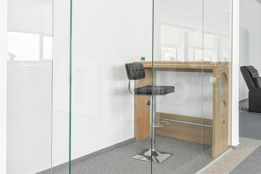 Birou office realizat la comanda