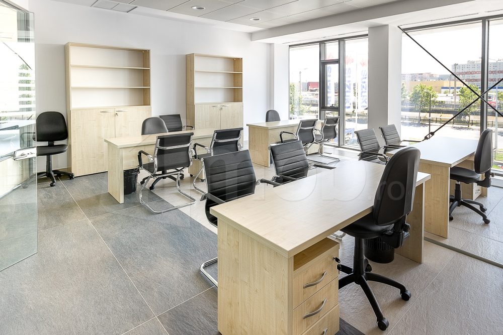 Mobilier comercial realizat pentru DAB Auto